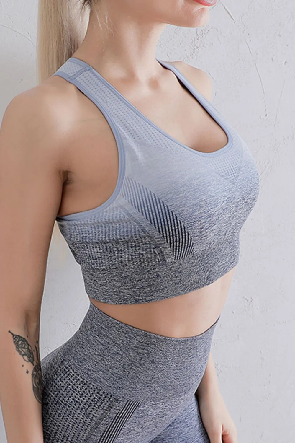 *APP EXCLUSIVE* Gradient Sports Bra and Leggings Set