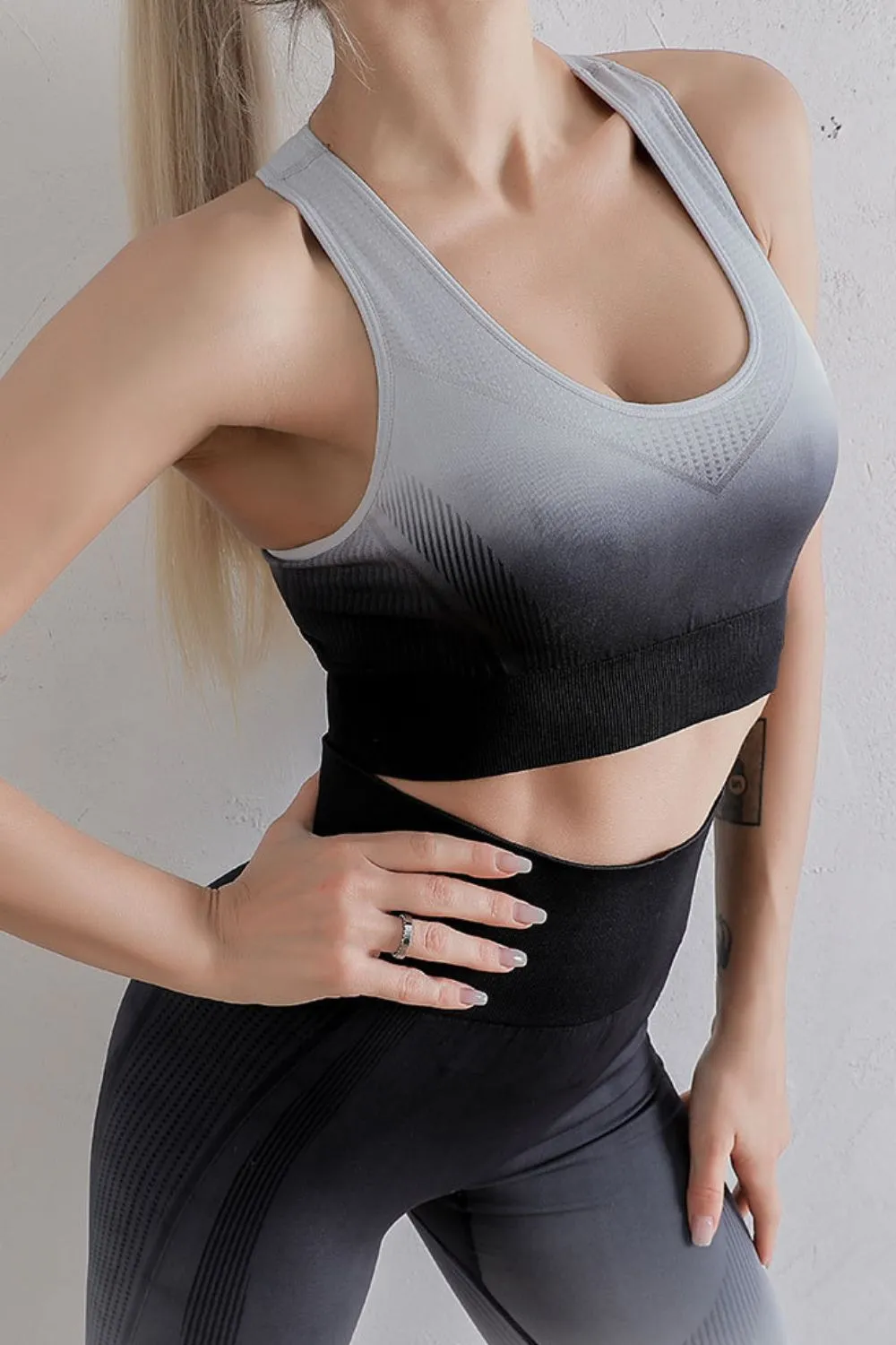 *APP EXCLUSIVE* Gradient Sports Bra and Leggings Set